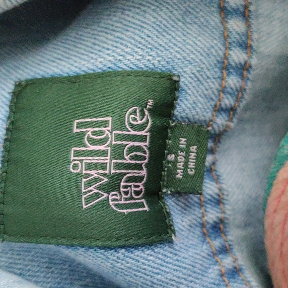 Women's wild Fable distressed light jean jacket small - Picture 8 of 9
